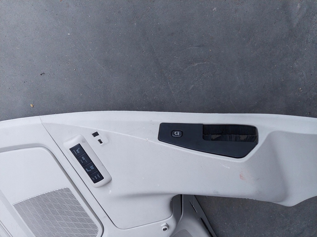 фото №7, Обшивка багажника задняя левый правый grand voyager v 08