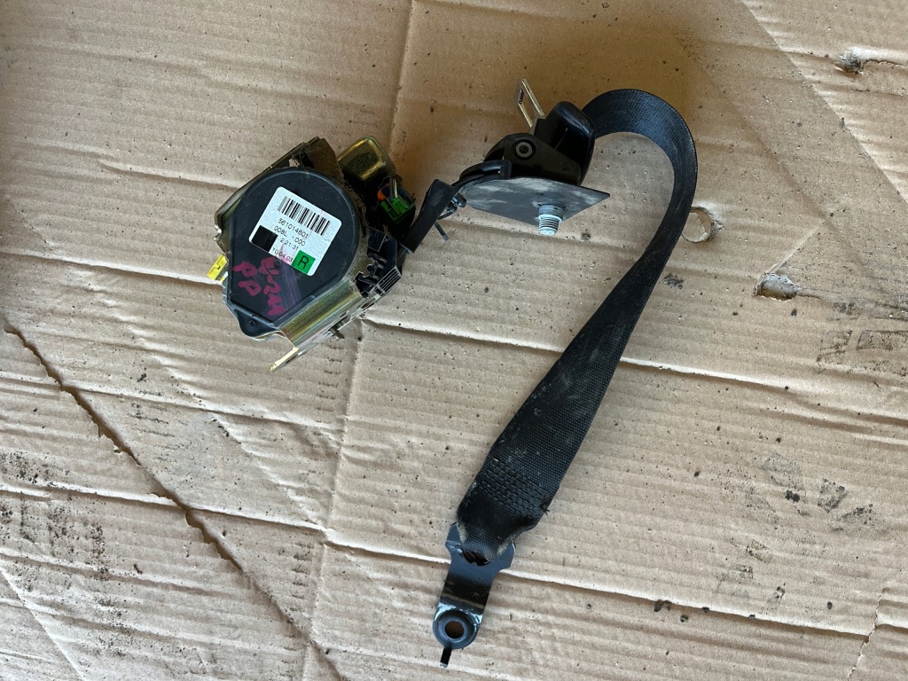 Купити Правий передній ремінь безпеки натягувач mercedes w211 2002-2006 561014601