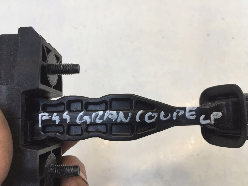 фото №4, Bmw 2 f44 grand coupe 21 ограничитель дверь перед l