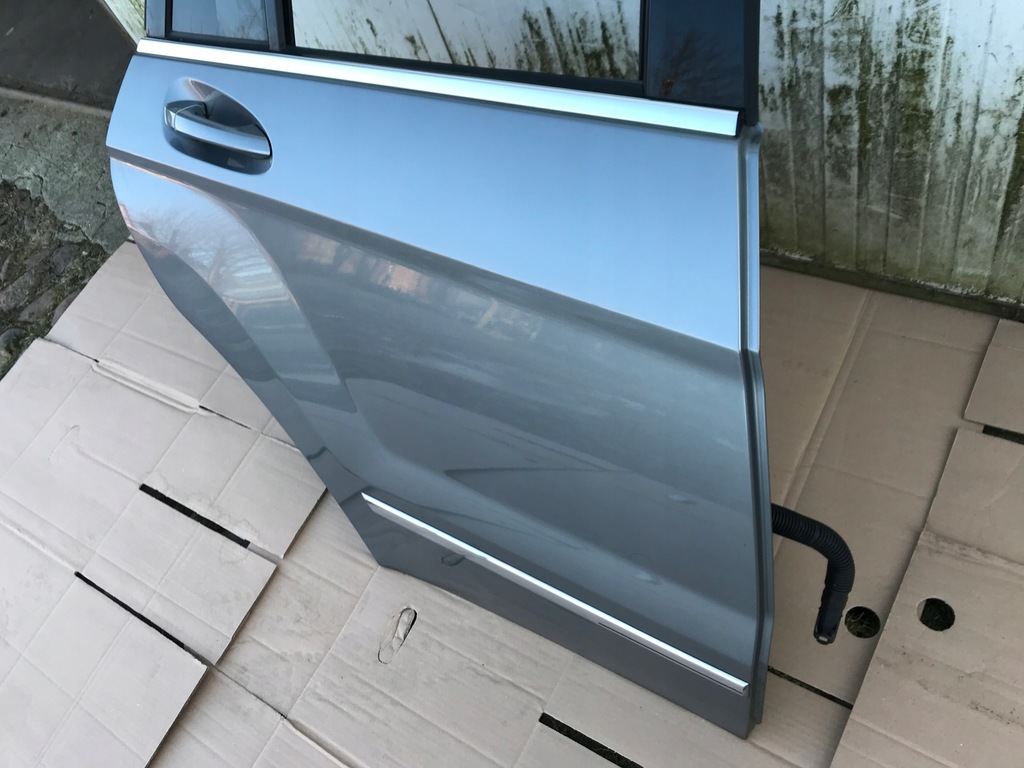 фото №1, Дверь правое задние задняя mercedes glk lift 792