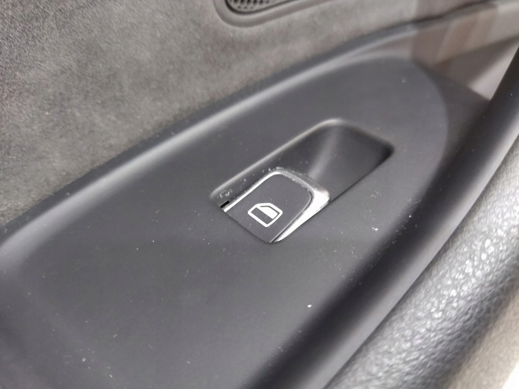 фото №9, Обшивка дверь audi оригинальный номер 4h0868067