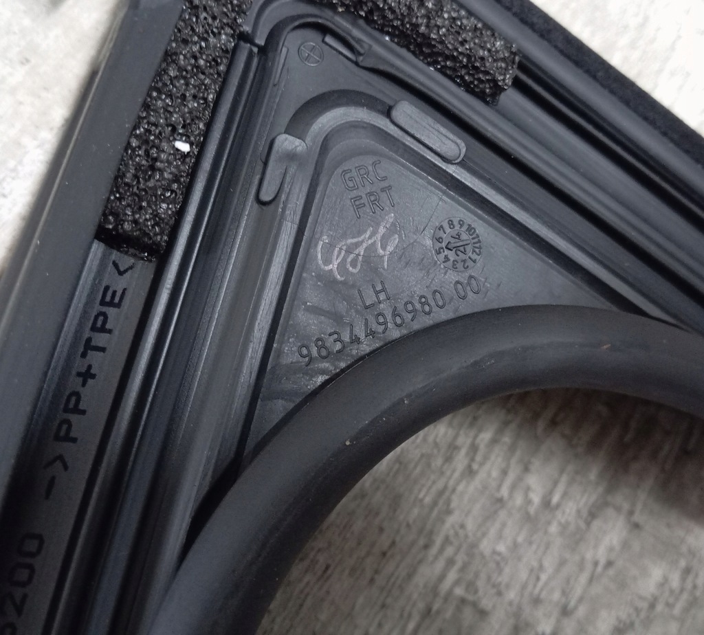 фото №5, Прокладка молдинг дверь левый перед opel mokka 9834496980 новый оригинал