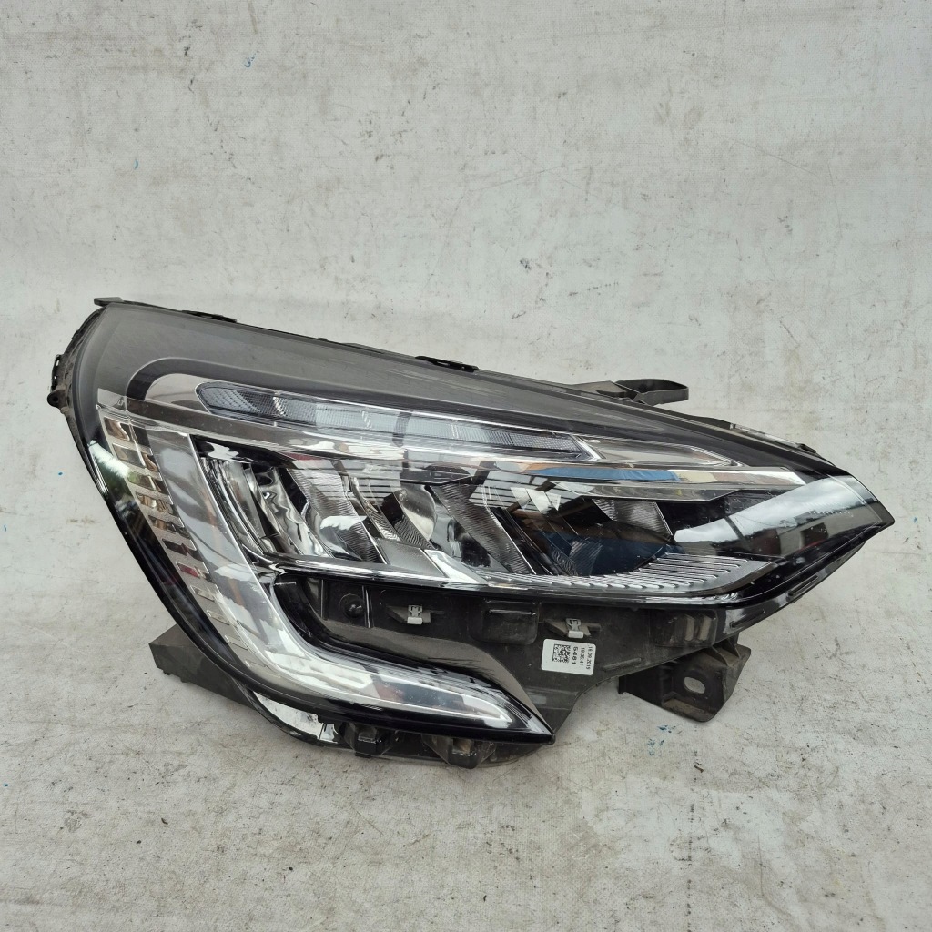 фото №1, Renault clio v 5 19- лампа права перед передня full led 260108676r