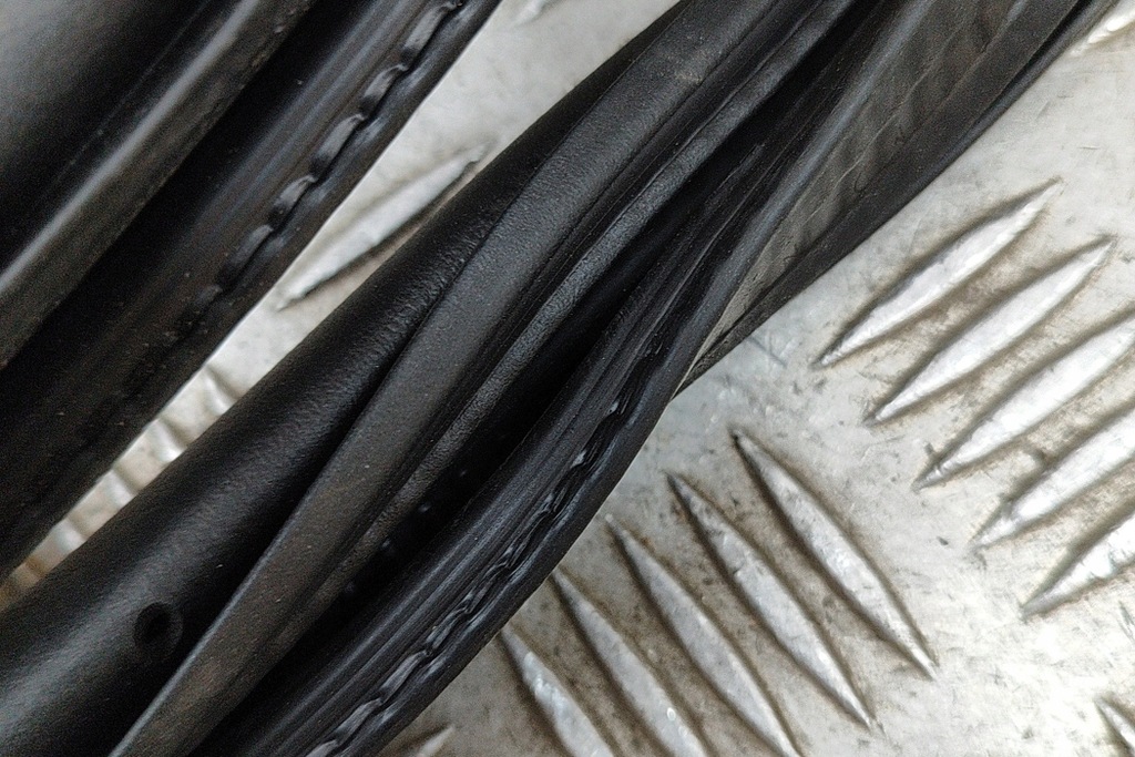 фото №5, Audi a1 sportback gb передняя правая прокладка дверь резиновый 82g831722b 2023