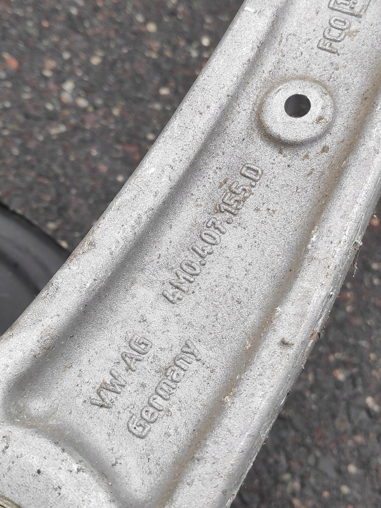 Поворотний кулак ступиця лівий перед ліва передня амортизатор touareg 3 4m0407559 в Україні