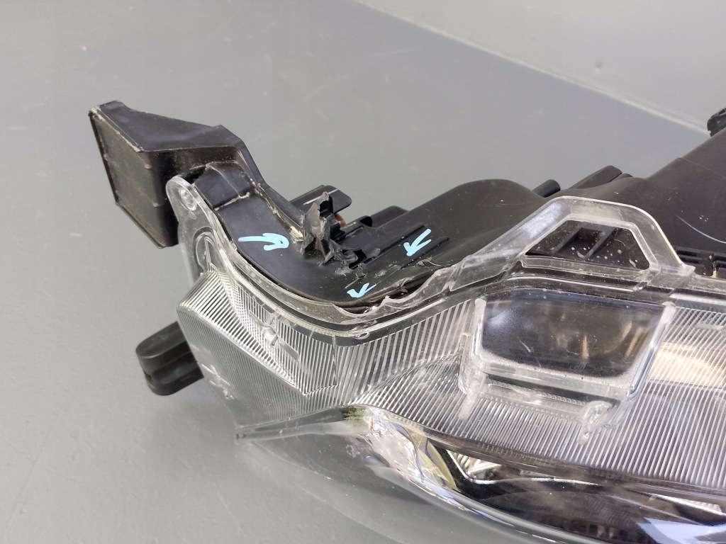 фото №10, Toyota hilux viii 8 lift 20- лампа передняя правая правый перед 81110-0kk60 ÷