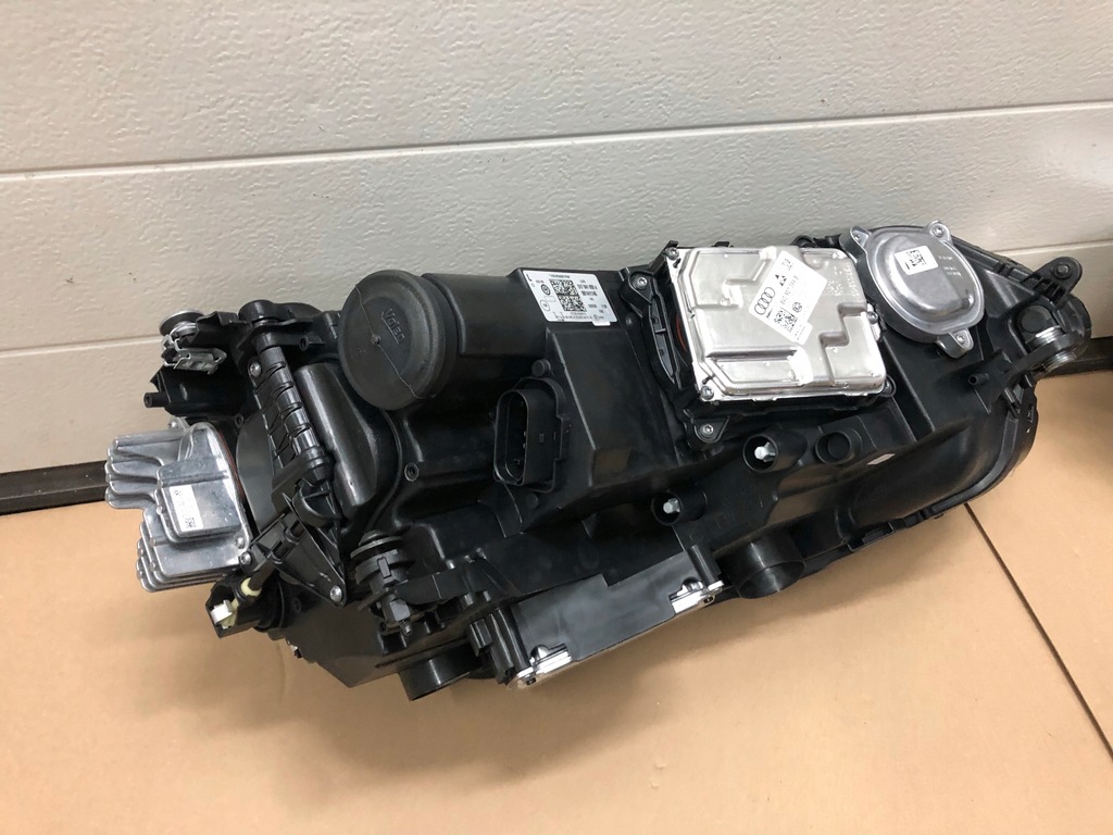 фото №11, Лампи full led vw golf sportsvan lift комплект 517941059a 517941060a brand