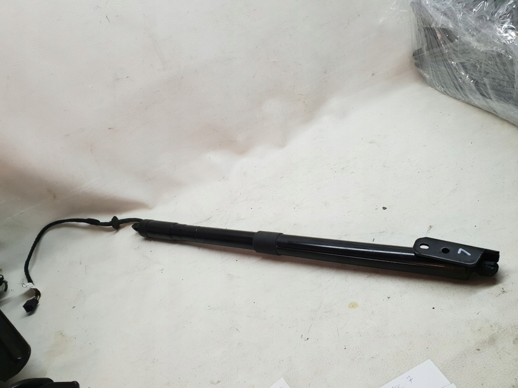 фото №7, Volvo xc60 08-17 привод амортизатор крышки багажника 31455987 левый правый