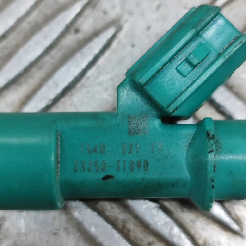 фото №7, Lexus rx 330 - 350 - 400h 2012 форсунка топлива