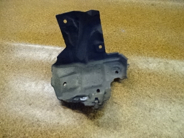 Купити Land cruiser 120 04r захист пластик компресора