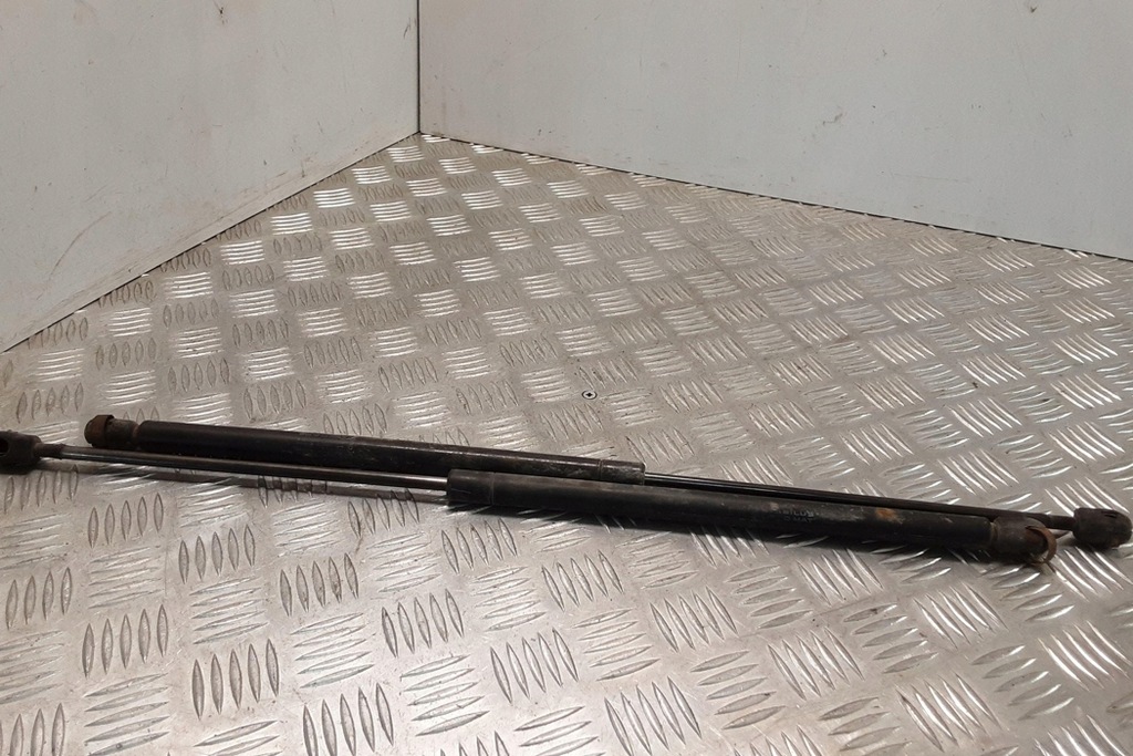 фото №1, Правый привод капот mini cooper r50, r53 7066566 1.6l бензиновый 2001