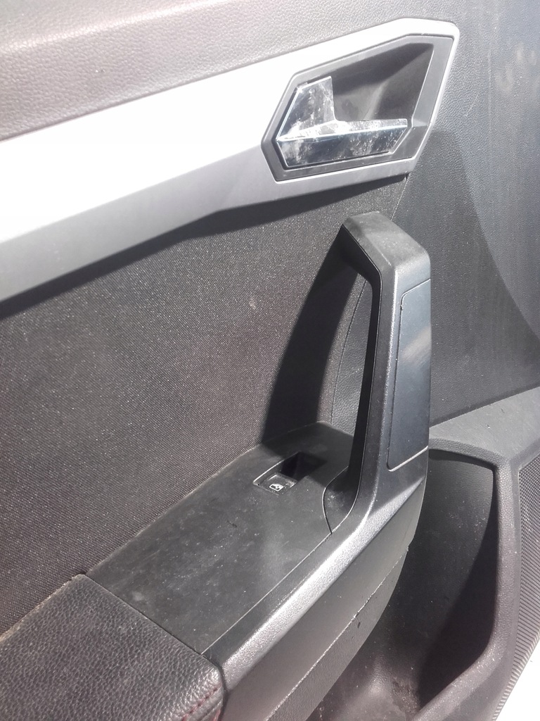 фото №2, Seat arona обшивка дверь левый перед