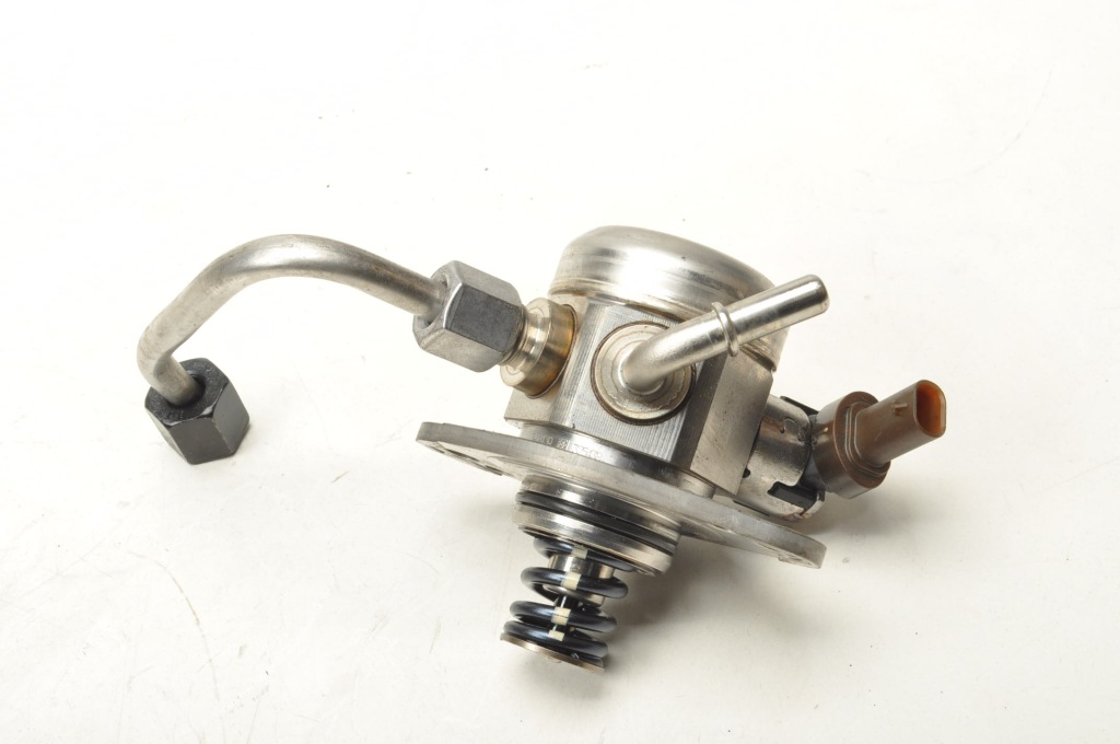 Купити Citroen c4x 1.2 насос пального 9830305880