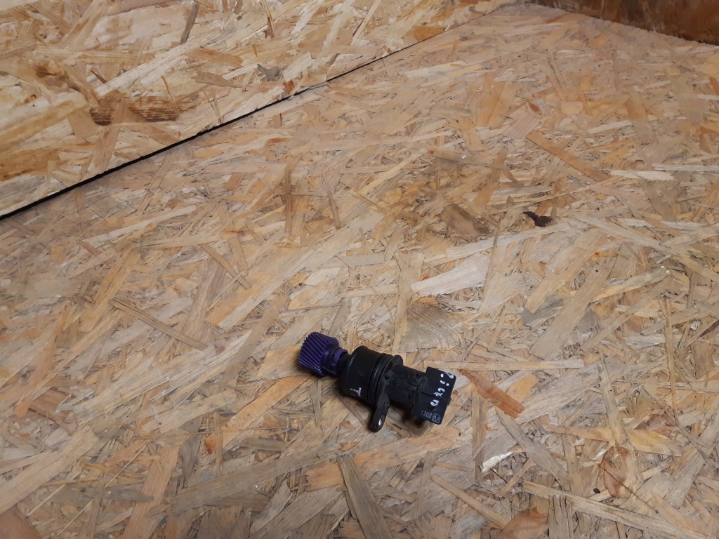 фото №2, Nissan almera tino 2,2 di 05 r датчик скорости