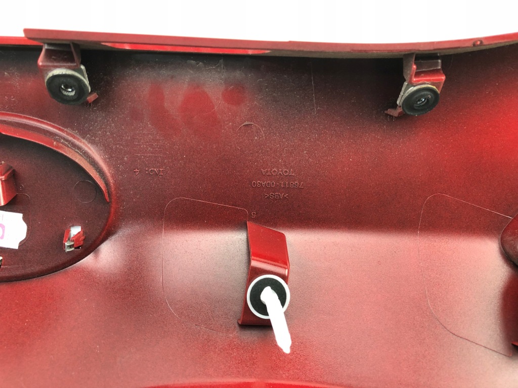 фото №7, Toyota yaris iii накладка крышки задний 76801-0db20