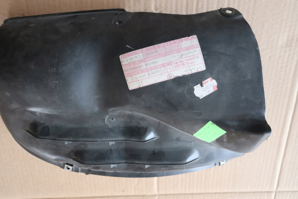 фото №1, Защита подкрылок правый задняя fiat punto 93-99 7783015