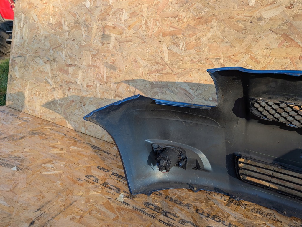 Toyota yaris 2 2 рестайлинг  09-12 бампер перед передний цвет 8t7 Оригинал