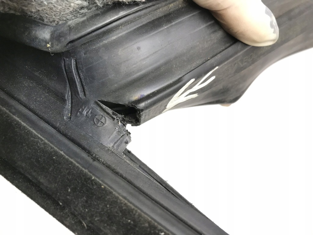 фото №10, Volvo v40 ii прокладка рамки дверь правый задняя 31278599