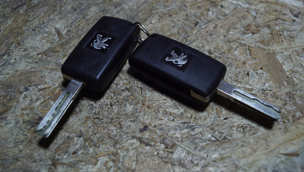фото №5, Замок зажигания 2x ключ peugeot rcz 9663123280