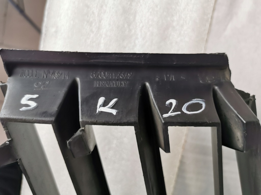 фото №3, Renault megane ii lift решітка бампера перед