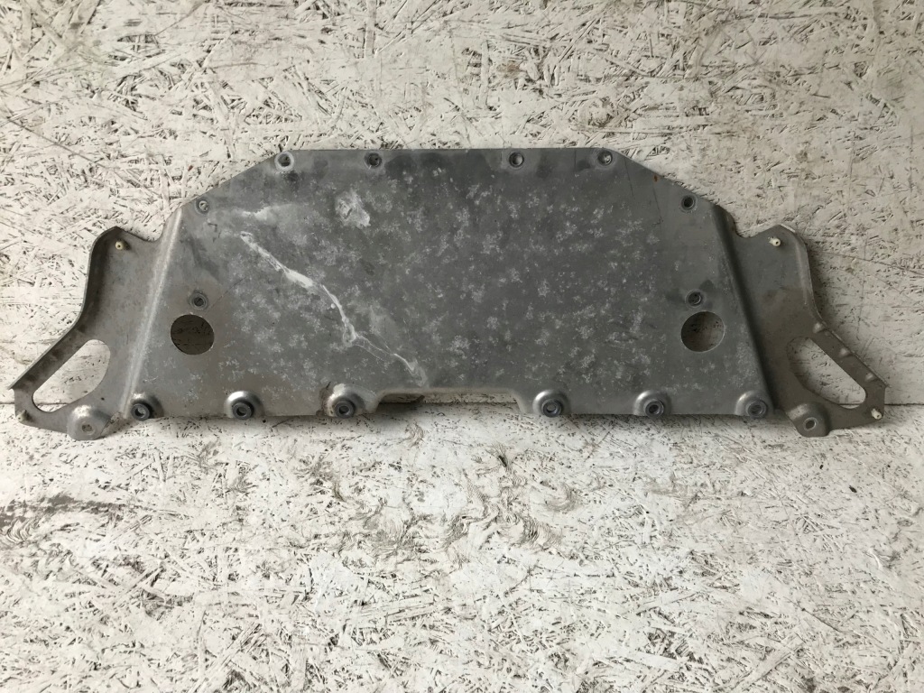 фото №1, Bmw i3 плита защита двигателя 6858282