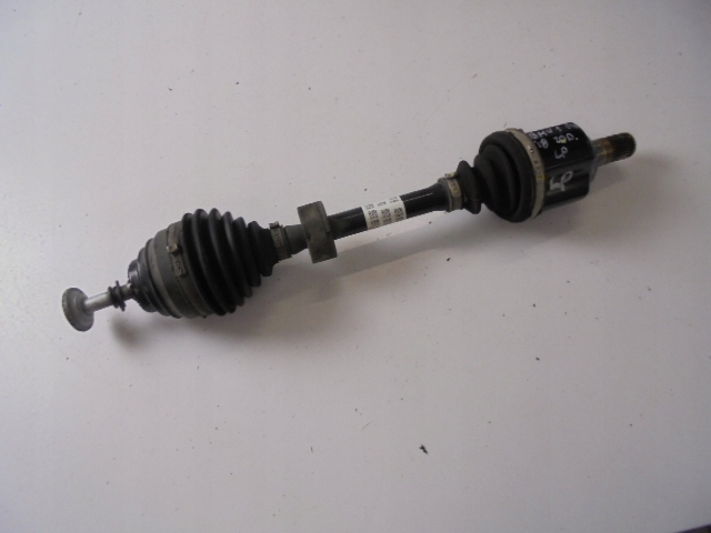 фото №1, Приводной вал левый перед bmw serii 1 f40 2.0 дизель 2019-