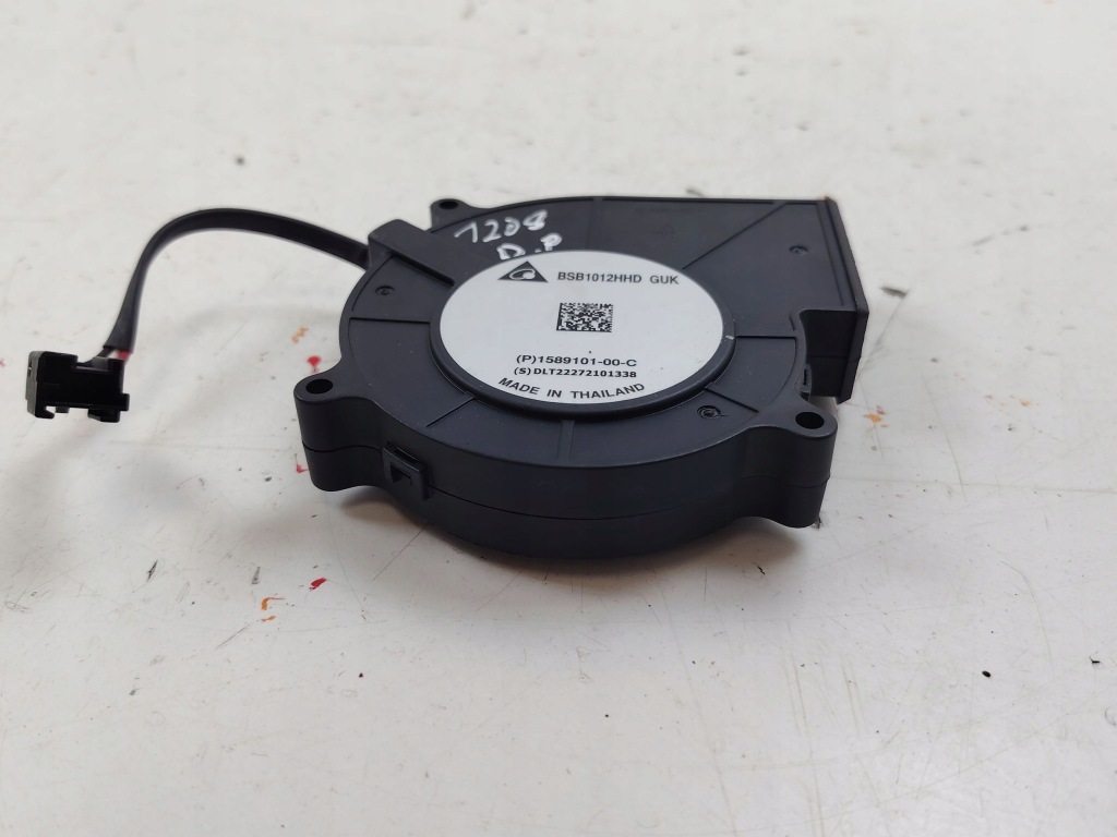 2023 tesla model s вентиляція сидіння 158910100c Доставка