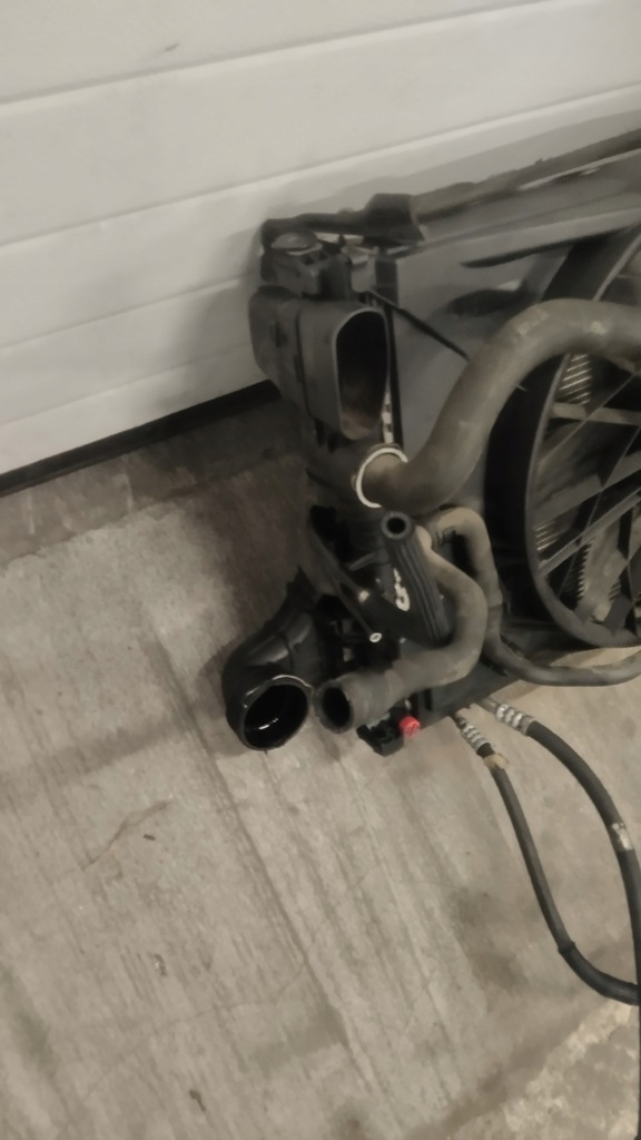 фото №7, Mercedes w211 2.2 cdi a2115000593 вентилятор радиатора радиатор