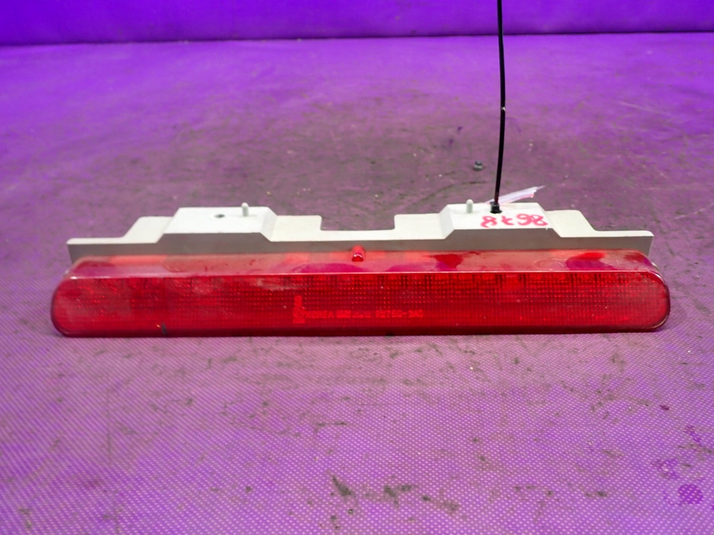 фото №1, Hyundai trajet 00-04 лампа стоп світло третій 2 pin 927503a0