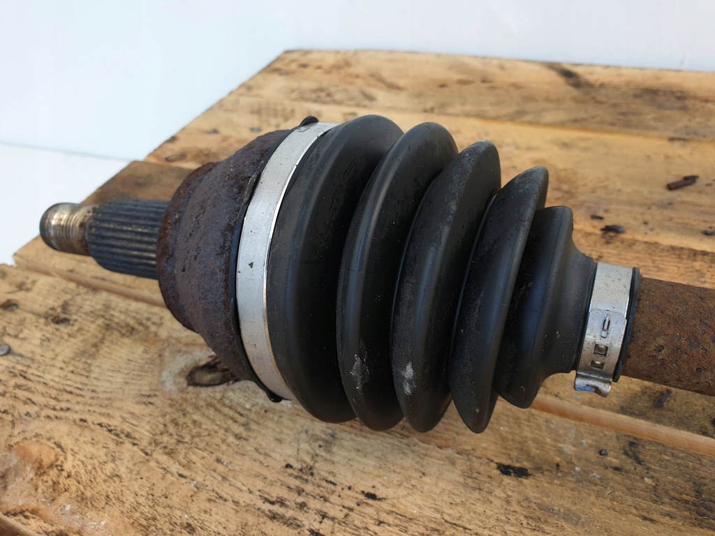 фото №4, Range rover ii l494 3.0 d задняя приводной вал półośka задняя