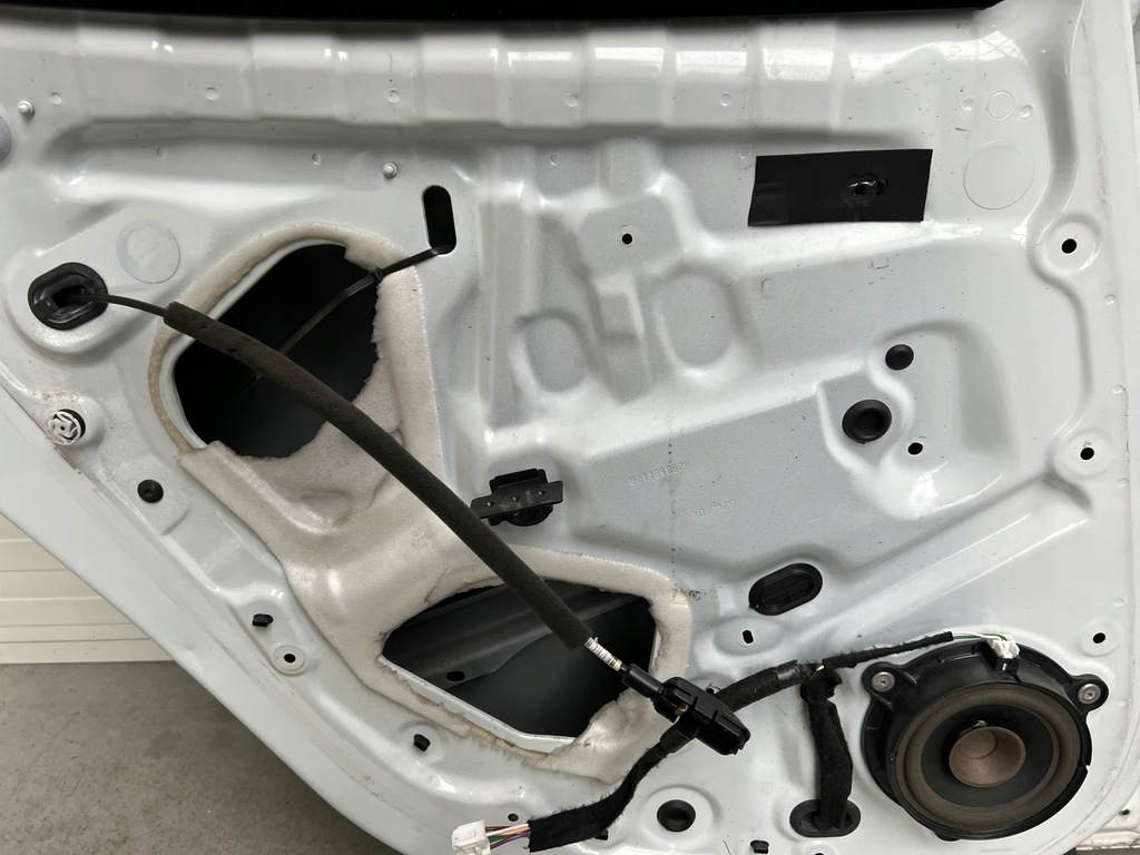 фото №8, Дверь левый задняя задние renault clio iv 4