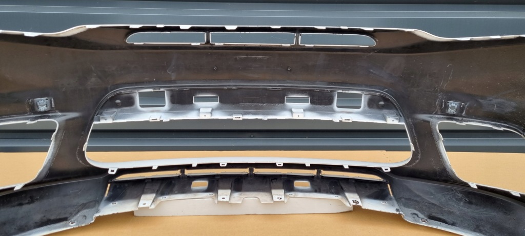 Купить Grand cherokee wk2 рестайлинг  srt 18- бампер перед b143