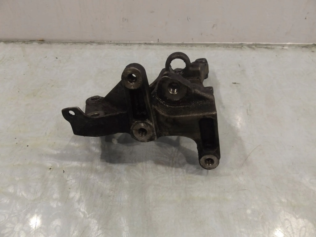 фото №3, Fiesta mk7 1,6tdci кронштейн генератора