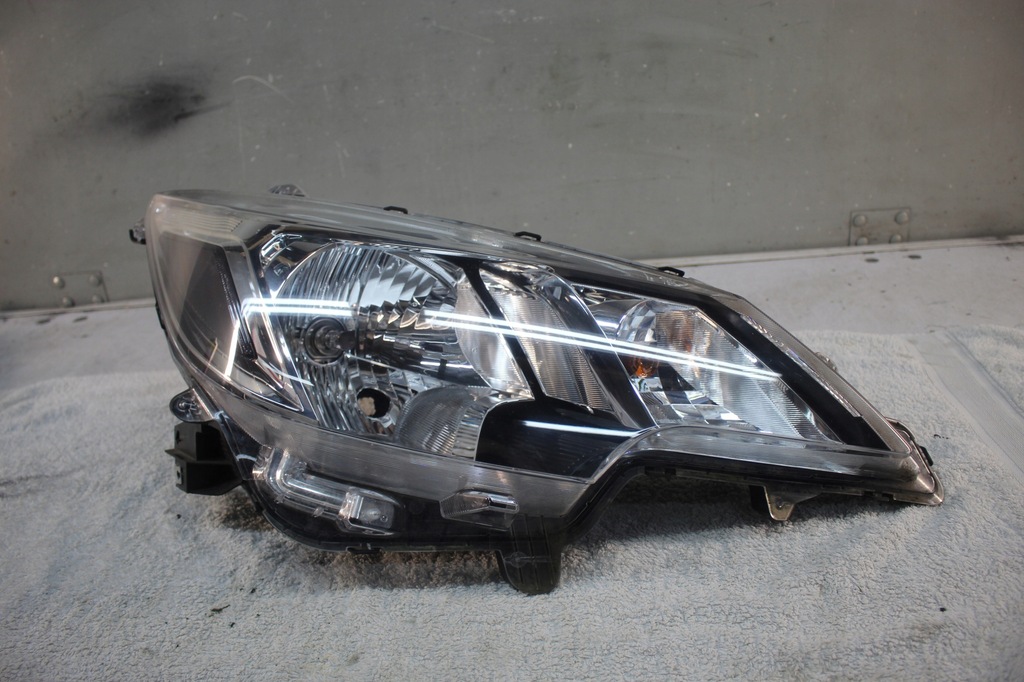 фото №1, Лампа права перед mitsubishi space star ii 2 lift 8301d446