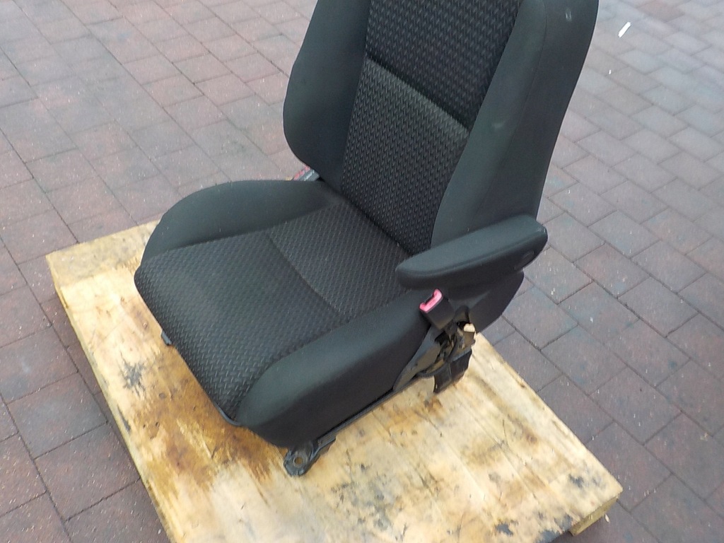 фото №12, Toyota corolla verso ii сидіння правий пасажира