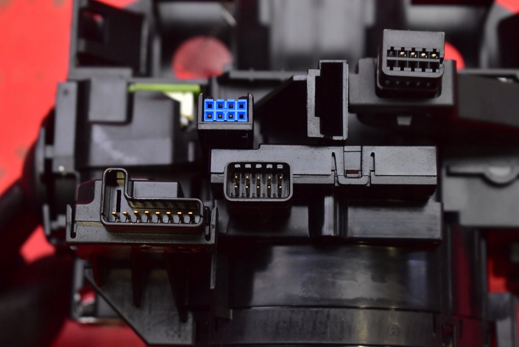 фото №11, Переключатель комбинированный подрулевой переключатель 8p0907137bg audi a3 8p 08-13