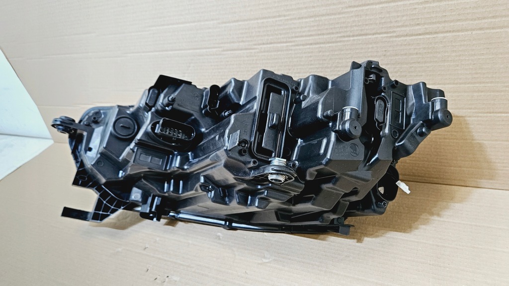 фото №8, Лампа перед права skoda octavia iv full led 5e4