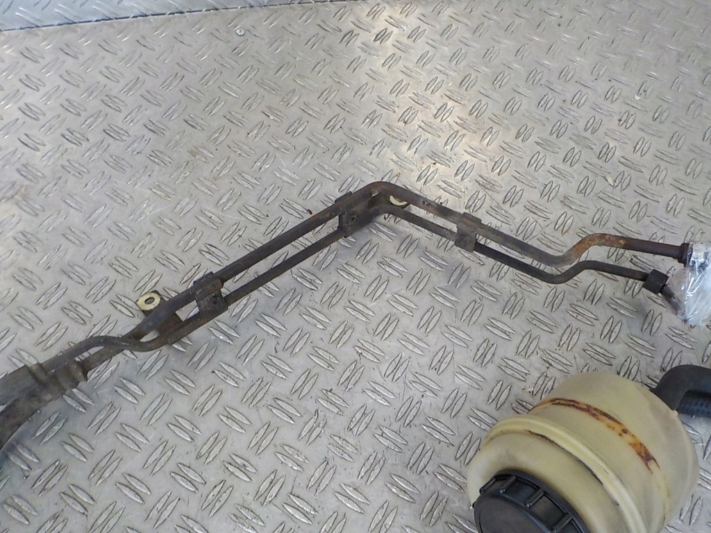 фото №5, Mascott 3.0 04-10 бачок усилителя провода