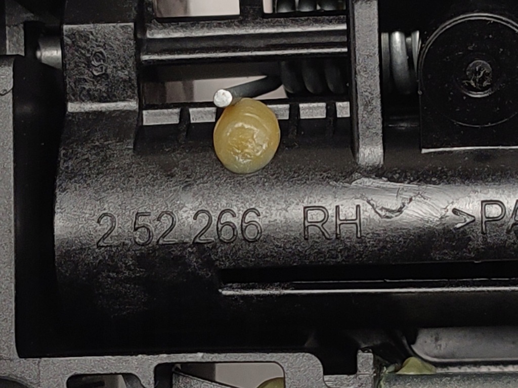 фото №9, Ручка правая дверь правый задняя czerwona 414 alfa romeo stelvio giulia