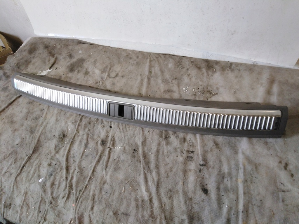 фото №1, Audi a4 b6 kombi защита поперечина задняя край багажника