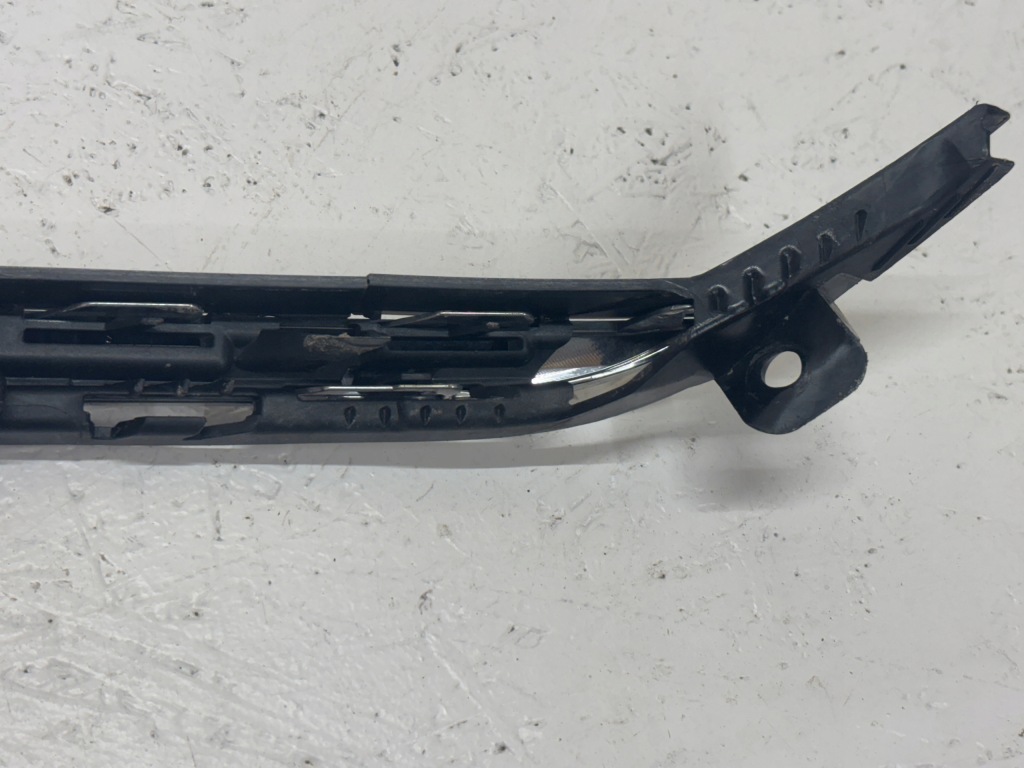 Vw touareg 3 решётка бампера правый  передок  760853660a Киев