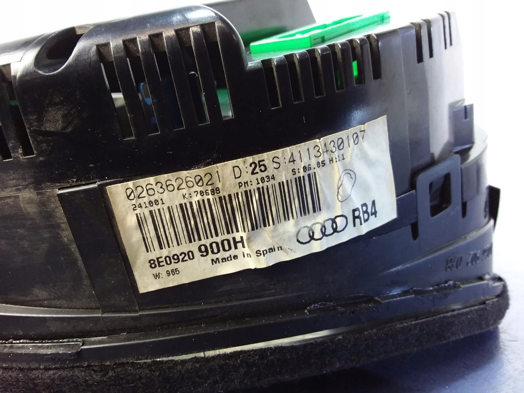 фото №4, Audi a4 b6 2.0 mt 130km лічильник 8e0920900h