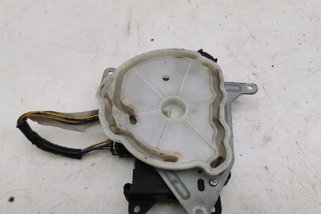 фото №10, Клапаны управляющий отопители toyota corolla verso _e12_ ae0637008610 2.2l