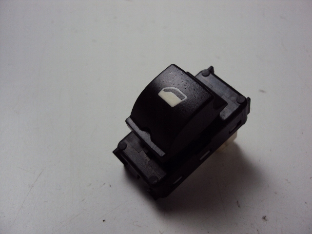 фото №1, Панель скло задня peugeot 3008 ii