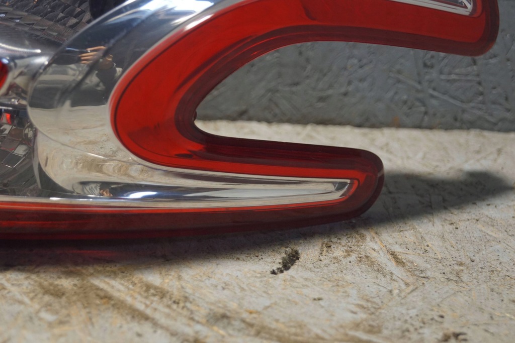 фото №7, Peugeot 208 лампа правый задняя s2060