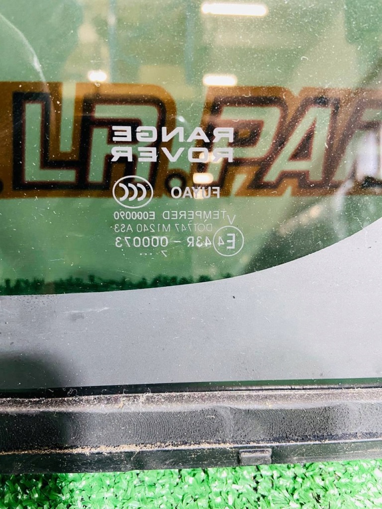 Скло бічна ліва задній range rover l405 ck52-29601-dc Доставка