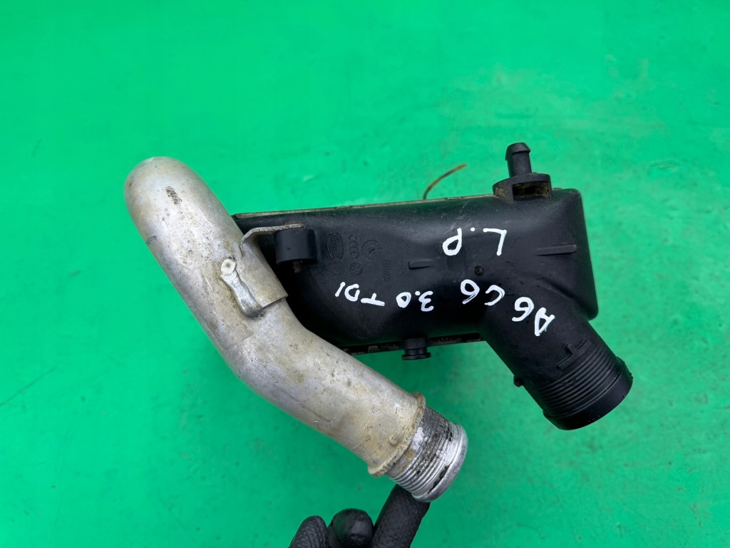 Радиатор воздуха интеркулер левый 4f0145805e audi a6 c6 3.0 2.7 tdi 04- Киев