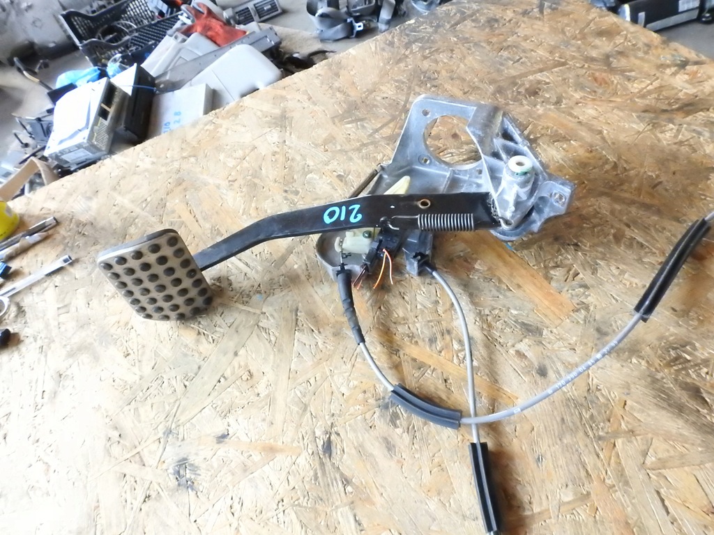 фото №1, Mercedes w210 педаль гальма a2102901219