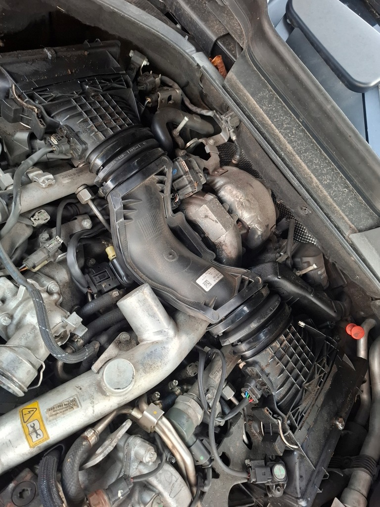 фото №1, Mercedes w166 ml расходомер воздухозаборник углы оригинал 6420901642 gle