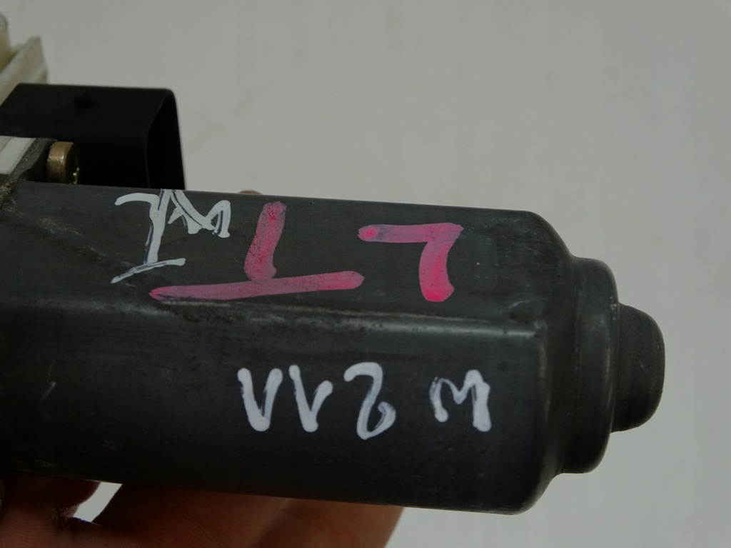 фото №7, Моторчик стекло правый задняя mercedes w211 a2118202442